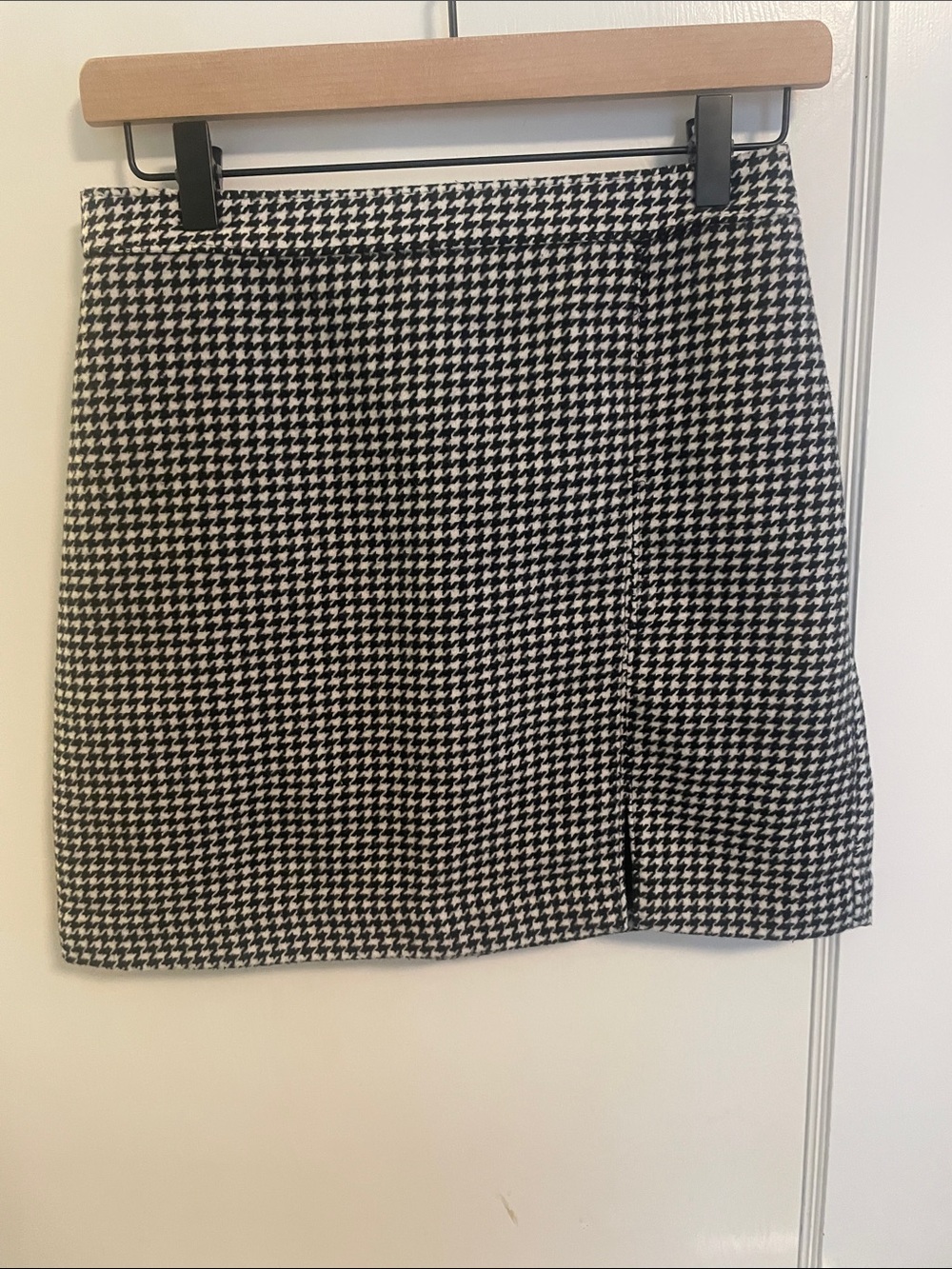 Hollister Houndstooth Mini Skirt — Black & White